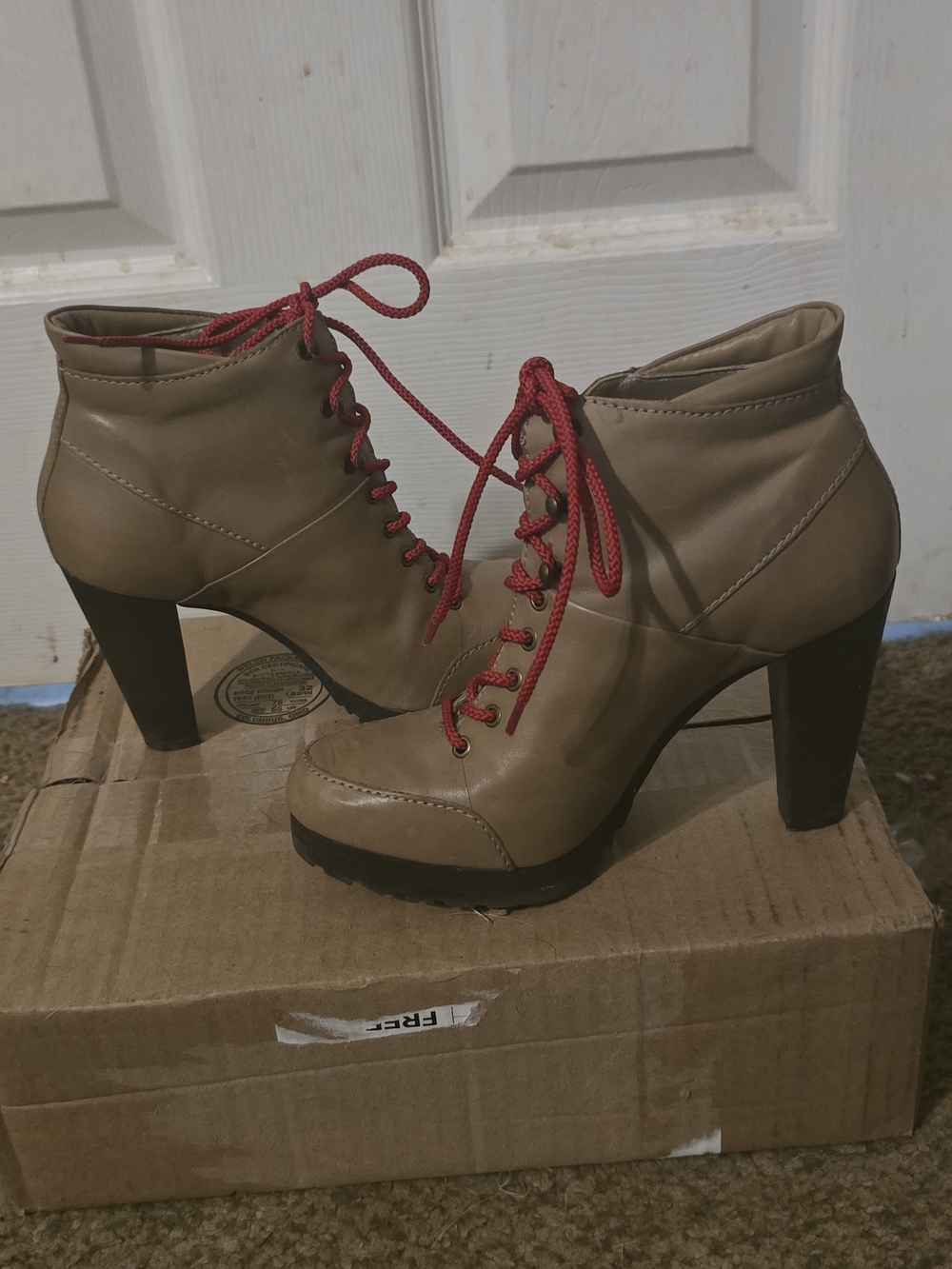 L.L.Bean Women’s Size 6M Lace-Up Heeled Ankle Boots Taupe Brown Red Laces